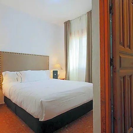 Tugasa El Almendral Hotel