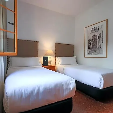 Hotel Tugasa El Almendral